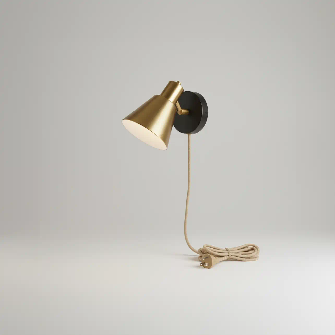 Ventura Sconce - Image 1